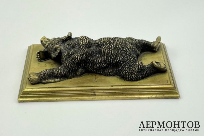 Скульптура Лежащий медведь по модели Н. И. Либериха. Россия, 19 век. Бронза.