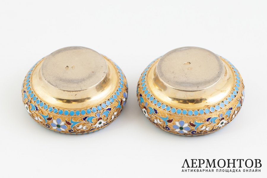 Парные солонки. Российская Империя, мастер В. Андреев, 1899-1908 гг. Серебро 84 эмаль