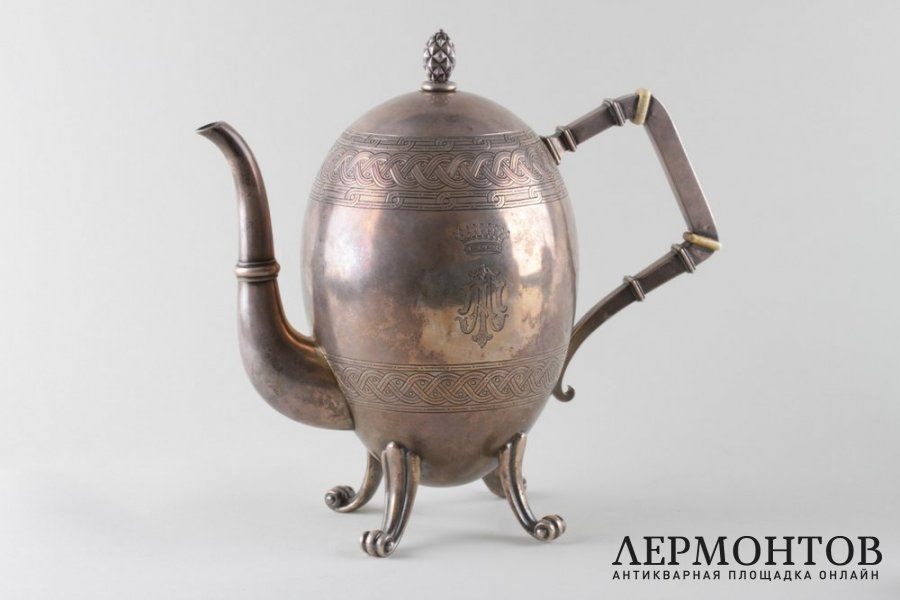Чайный сервиз из 3 предметов в коробке. Россия, фирма Овчинникова, 1880 г. Серебро 84