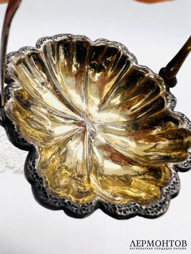 Бонбоньерка в стиле ампир. Серебро 84 пробы, Россия, 1859 год