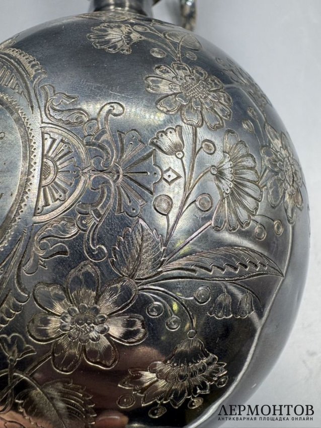 Штоф с букетами цветов. Серебро 84 пробы, Россия, 1895 год