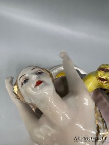Статуэтка «Адажио». Фарфор, роспись, Киевский экспериментальный завод, скульптор О. Л. Жникруп, СССР, 1976–1991 годы