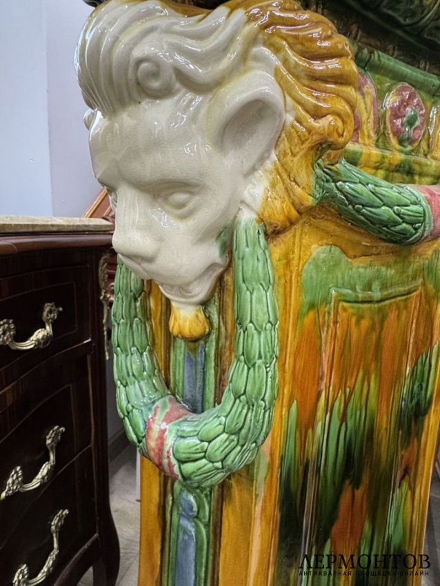 Парные кашпо на консолях со львами. Фаянс, роспись, Capodimonte, Италия, 20 век