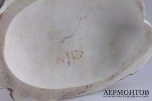 Статуэтка Сбитенщик. Россия, частный завод Ф. Гарднера, 1840  1850-е гг. Фарфор, роспись.