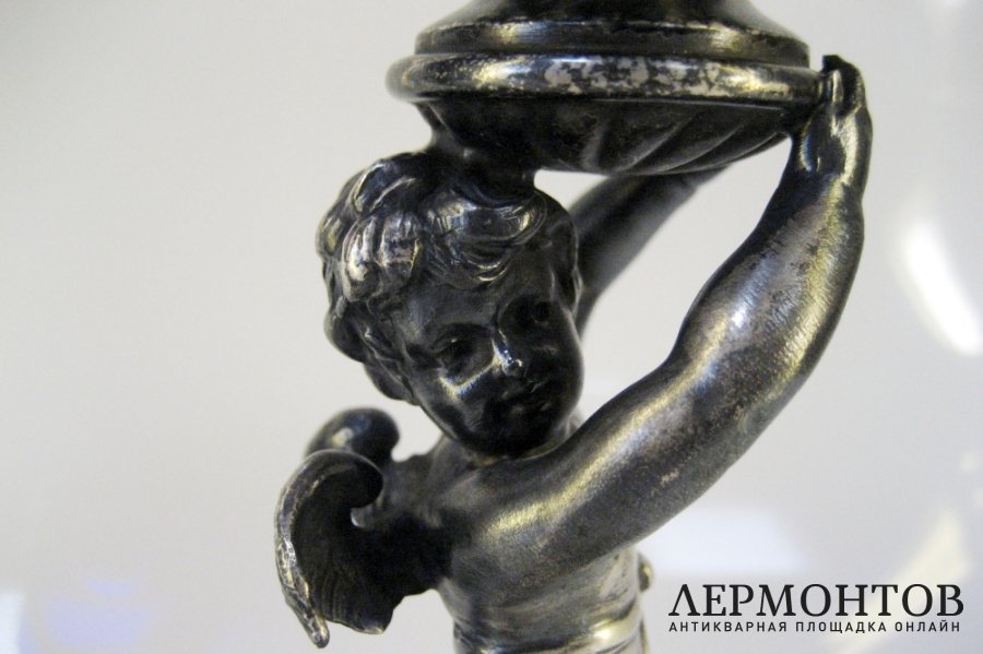 Парные декоративные вазы Амуры. Кобальтовое стекло, металл.Европа, XIX век.
