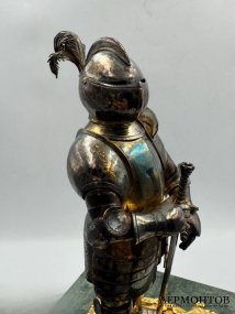 Каминные часы с фигурой рыцаря. Серебро 925 пробы, мрамор, Россия, современная работа