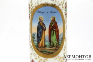 Тощая свеча, подсвечник. Апостолы Петр и Павел. Фарфор, роспись. Россия, XIX в. 