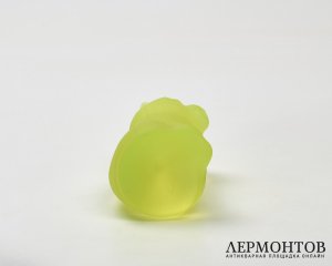 Статуэтка «Кошка». Матовое урановое стекло, Чехия