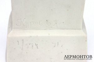 И.В. Сталин, бюст. Фарфор. СССР, Дулево, Куров, 1940-50е гг. Авторский.
