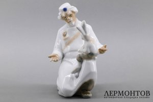 Статуэтка Докор Айболит. Г. Чечулина, авторская. Фарфор, роспись. СССР, Дулево, 1976.