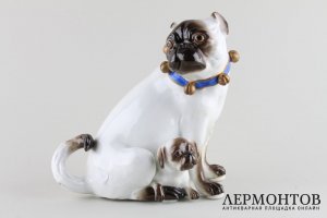 Мопс с щенком. Фарфор, роспись. Германия, Мейсен, XIX в. Модель Иоганна Кендлера.