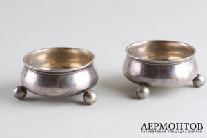 Парные солонки. И. Хлебников. Серебро 84 пробы. 1879 г. Российская империя
