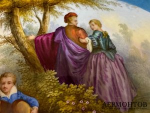 Блюдо «Кавалеры и дамы на природе». Фарфор, роспись, предположительно Sèvres, Франция, конец 19 — начало 20 века