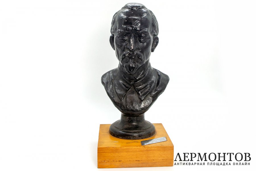 Бюст Феликс Дзержинский. СССР, 1960-е гг. Силумин, крашение.