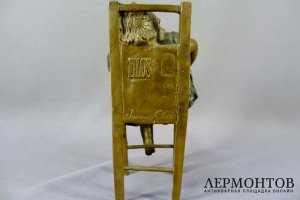 Девочка на стуле. Бронза, патинирование. Франция, ХХ век.