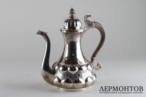 Чайно-кофейный сервиз из трех предметов. Серебро 84 пробы. Россия