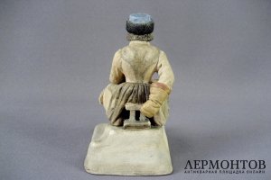 Мальчик на санках. Бисквит. Россия, мануфактура А. Попова, 30-50-е годы XIX века. 
