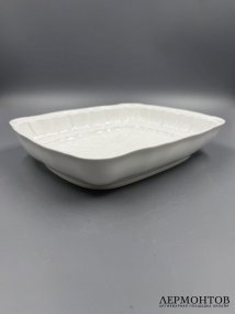 Прямоугольное блюдо из «Лебединого сервиза», 22,5 × 21 см. Фарфор, Meissen, Германия