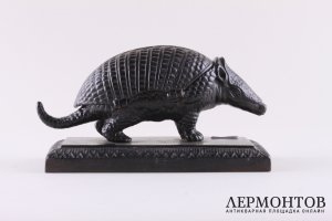 Чернильница Броненосец. Чугун. СССР, Каслинский чугунолитейный завод, 1952 г. 