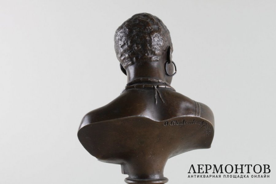 Бюст женщины из Нубии. Шпиатр, мрамор. Германия, фирма Оскара Гладенбека, 1882-1911