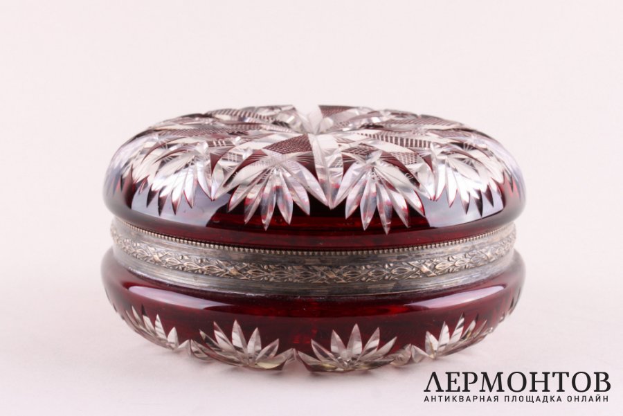 Бонбоньерка, конфетница. Хрусталь, серебро 950 пробы. Франция, XIX век.