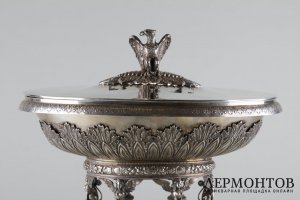 Подача для горячего в стиле ампир. Серебро 950 пробы. Франция, начало 19 века.