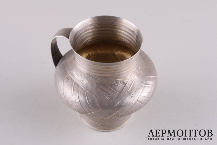 Молочник в русском стиле лоза. Серебро 84 пробы. Россия, 1866 год.