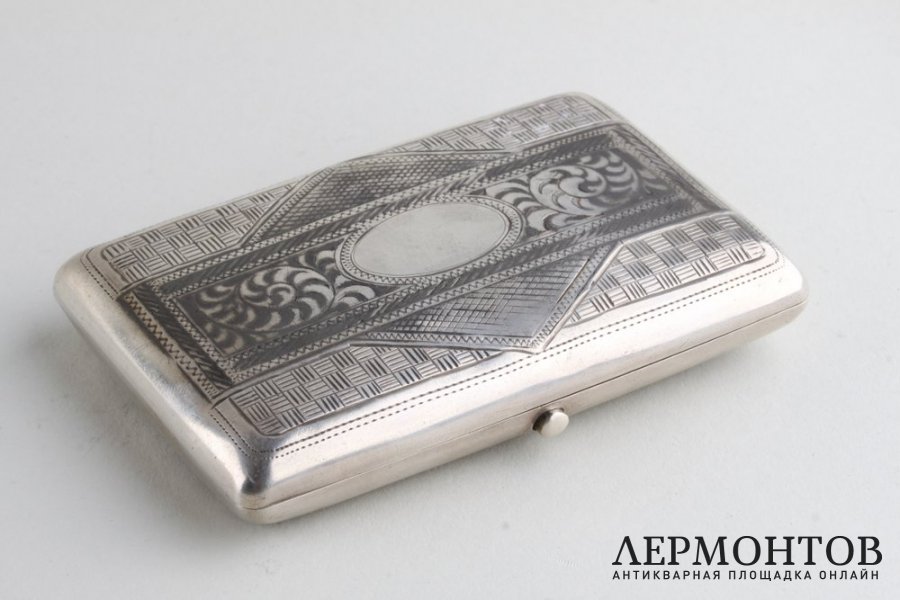 Портсигар, узор лыко. Серебро 84 пробы, чернь. Российская империя, 1899-1908.