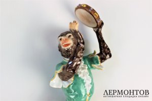 Фигурка. Обезьяна, играющая на бубне. Мейсен. Германия