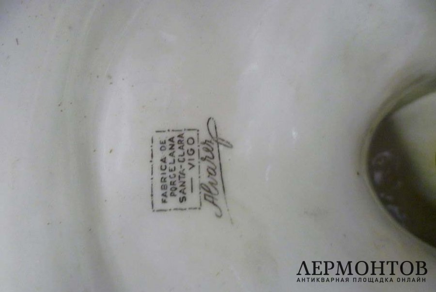 Ваза. Фарфор. Испания, Santa Clara Vigo 40-50- е годы ХХ века. Высота 65 см.