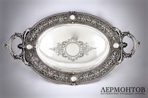 Сухарница на ножках. Серебро 800 пробы. Германия, XIX в.