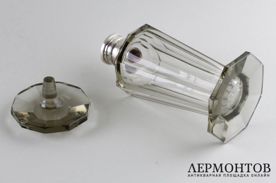 Графин гранeный в стиле art deco. Стекло, литье, серебро 800. Богемия, 1930-е годы.