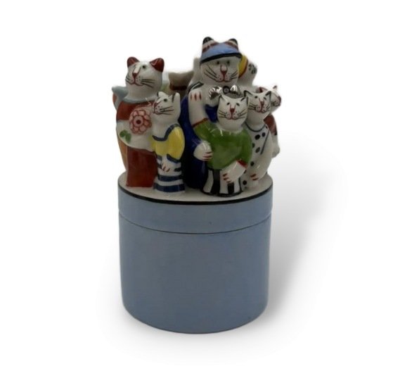 Шкатулка «Коты» из серии «Benedikt & Friends». Фарфор, роспись, Villeroy & Boch, художница R. Benedikt, Германия
