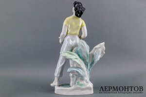 Скульптура Кубинка, Куба. Дулевский фарфоровый завод. Малышева Н.А. 1963 год.