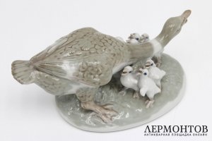 Скульптура Гусиный переполох, авторская с подписью А. Сотникова. СССР, Дулево 1940-50