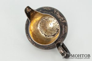 Молочник в неорусском стиле. Российская Империя, мастер А. Векман, 1871 год. Серебро.