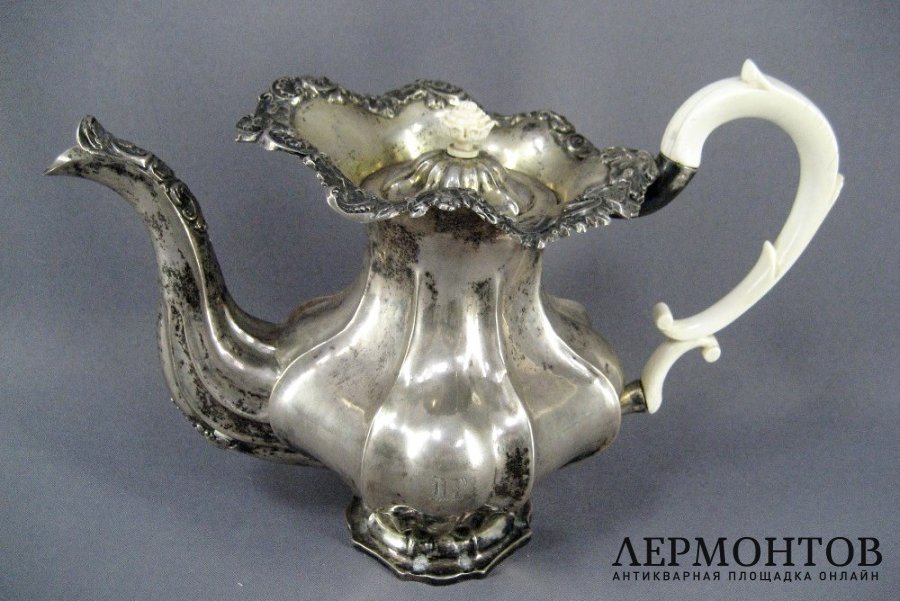 Чайный сервиз. Серебро 84 пробы, кость. Россия, 1842 год.