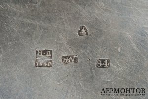 Кружка украшеная монетами. Россия, 1840 г, мастер HJ. Серебро 84 пробы.
