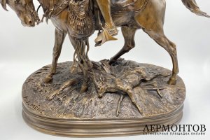 Скульптурная композиция Охотник на лошади. Франция, Париж, P.-J. Mene, 19 век. Бронза