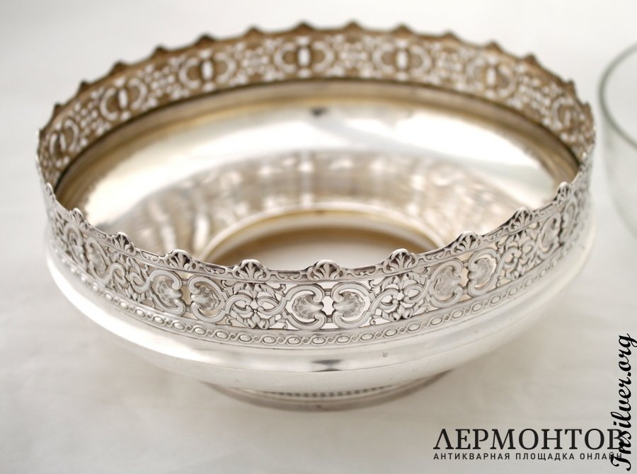 Ваза ажурная с хрустальной вставкой. Ravinet et Denfert. Серебро 950. Франция