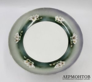 Ваза Кувшинки. Россия, Кузнецов, 1900-е гг. Фарфор, деколь с подрисовкой.