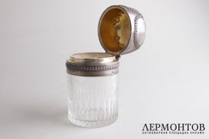 Емкость для специй в стиле неоклассика. Франция, кон. 19 - нач. 20 в. Серебро 950 пр.