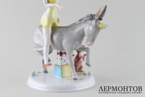 Статуэтка Дама на ослике, автор Kati Zorn. Фарфор. Германия. 