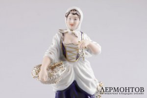 Статуэтка. Сборщица винограда. Фарфор, роспись. Royal Dux Bohemia, XX век.