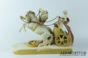 Скульптурная композиция Колесница. Фарфор, роспись.Royal Dux, до 1920 г.