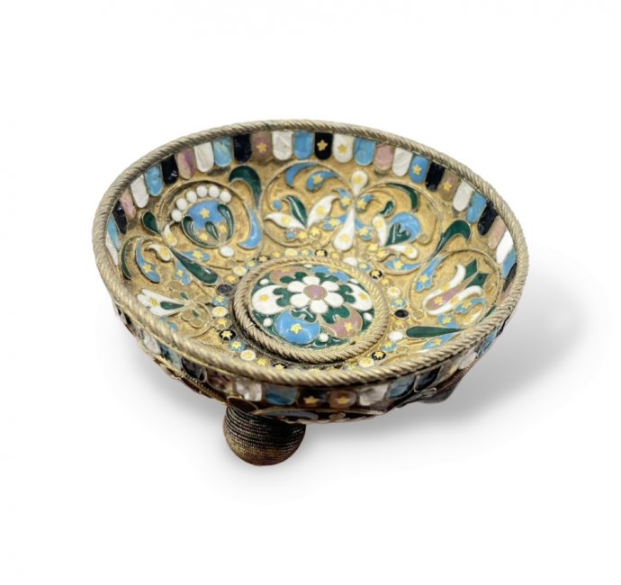 Солонка с эмалью. Россия, Овчинников, 1880-90-е гг. Серебро 84 пробы.