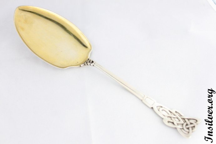 Лопатка Hertz в стиле модерн. Серебро 830 пробы, золочение. Дания, 1905 год.