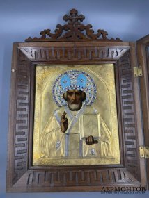 Икона «Николай Чудотворец» в окладе с эмалью. Дерево, масло, серебро 84 пробы, эмаль по скани, Россия, 1908–1917 годы