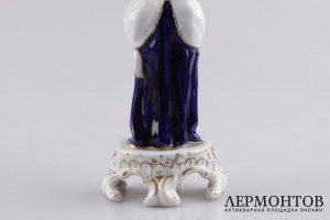Статуэтка. Дама с лютней. Фарфор, роспись. Royal Dux Bohemia, XX век.
