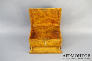Шкатулка с секретом. Карельская береза. Россия, XIX век.